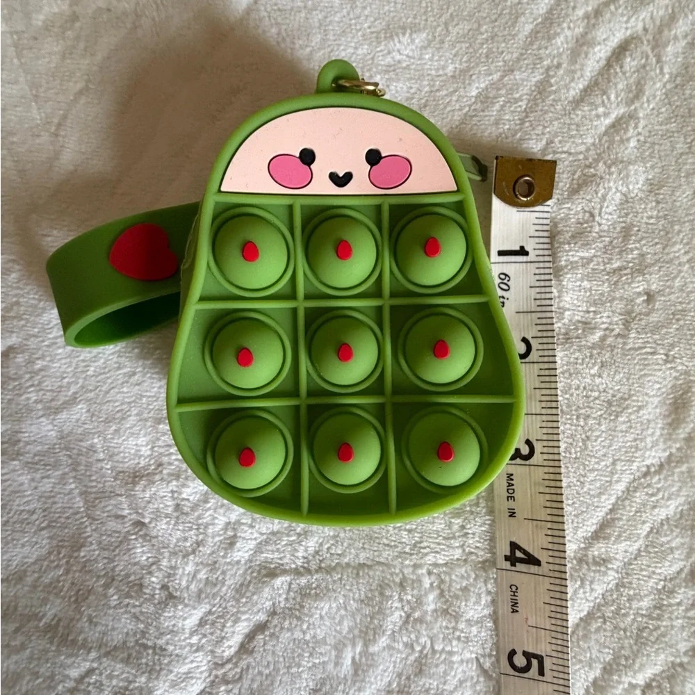 Green Avocado Pop It coins Keychain - Picture 5 of 6